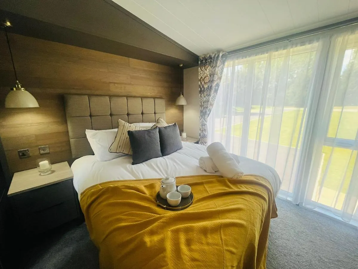 The Kestrel Lodge With Hot Tub York Royaume-Uni