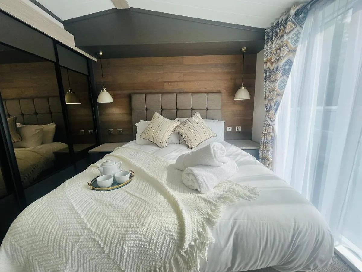 The Kestrel Lodge With Hot Tub York Hébergement de vacances