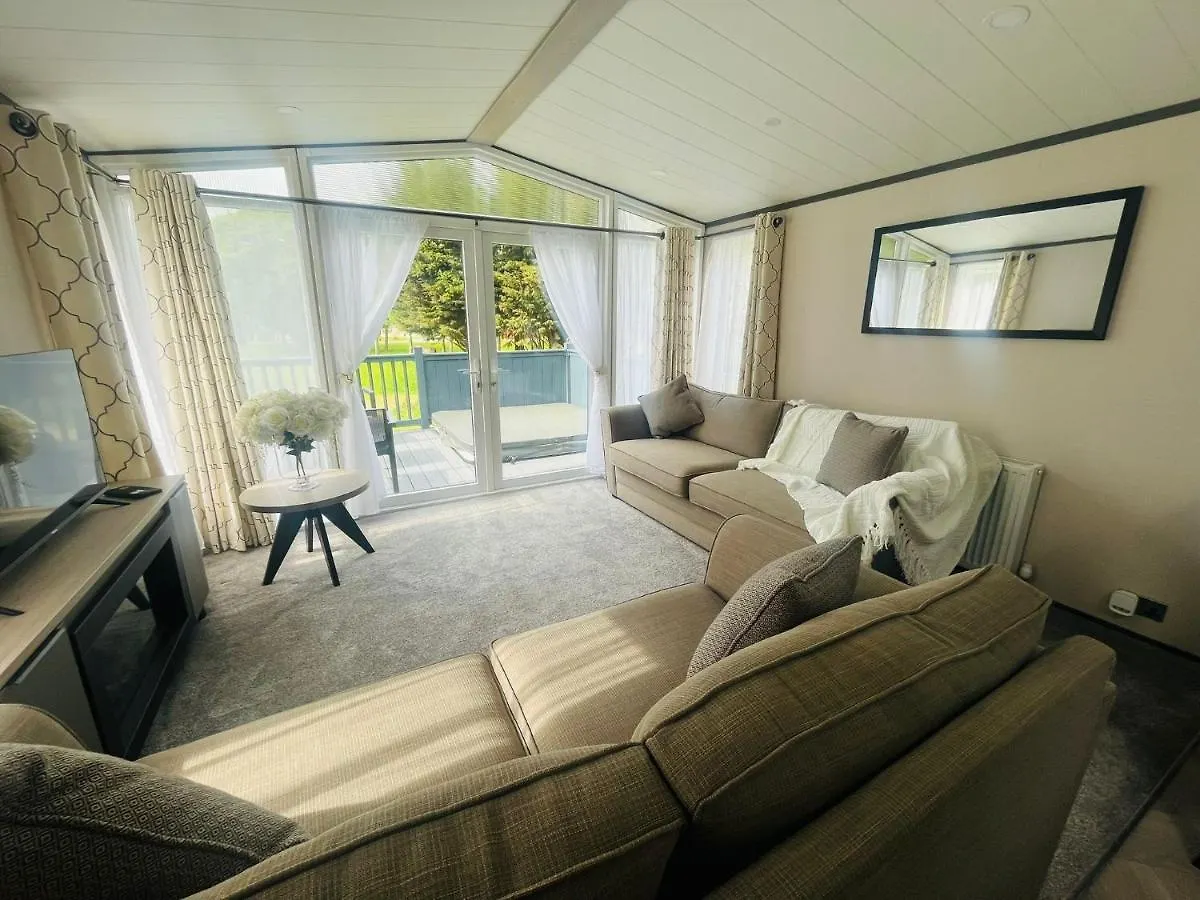 Hébergement de vacances The Kestrel Lodge With Hot Tub York